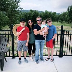 Meet your Posher, Monie